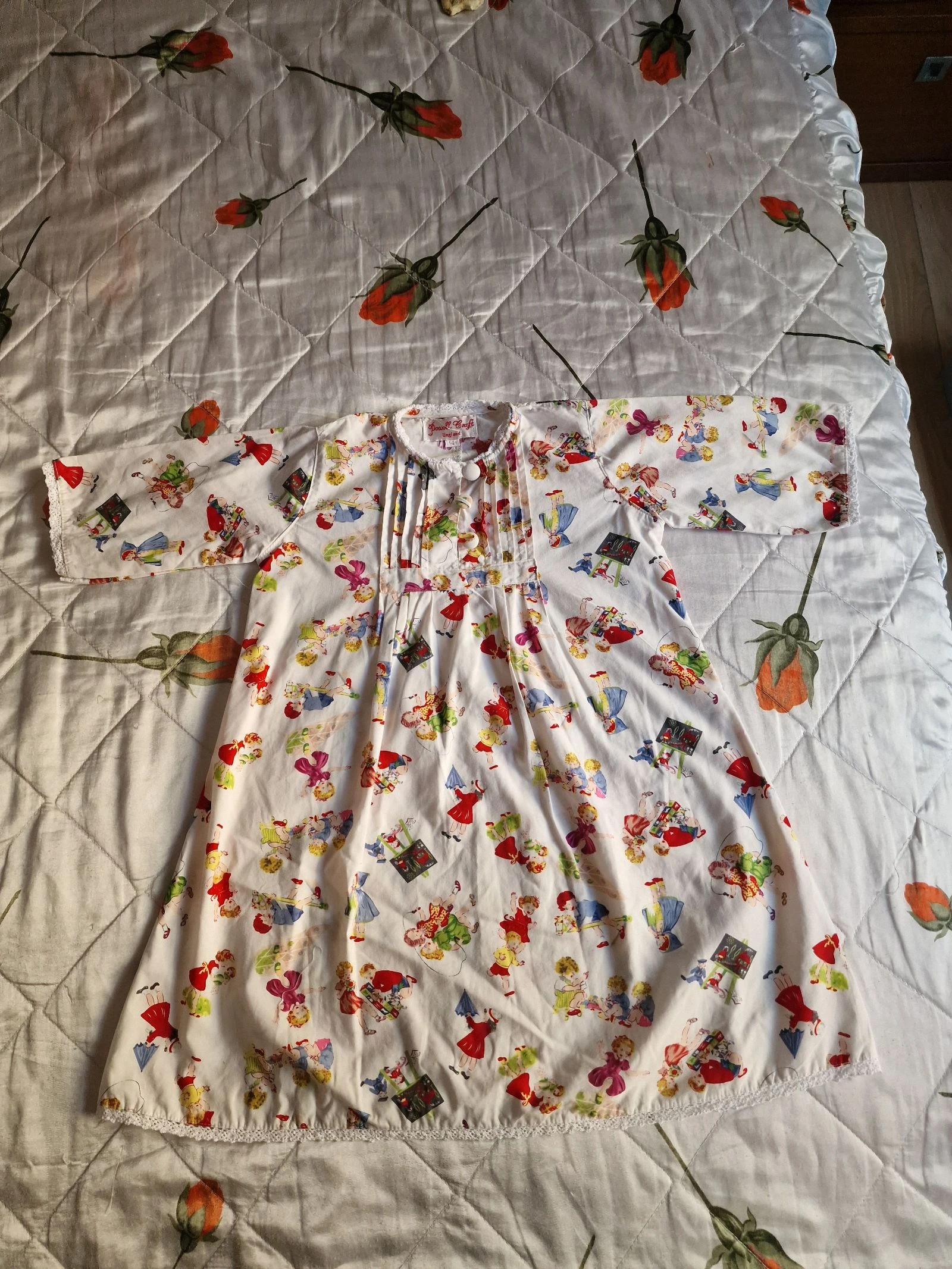 Camisón infantil vintage con estampado de niños Powell Craft